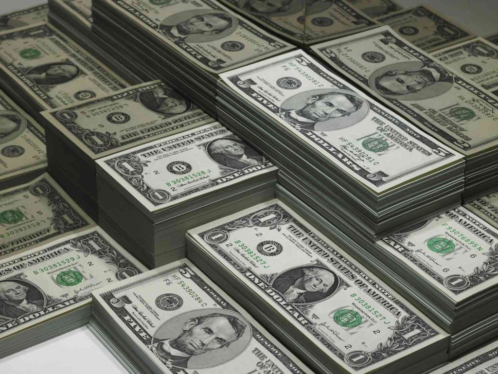 Naira Depreciation: FX Rate For Customs Surges To N1,457 Against Dollar, Highest In Weeks