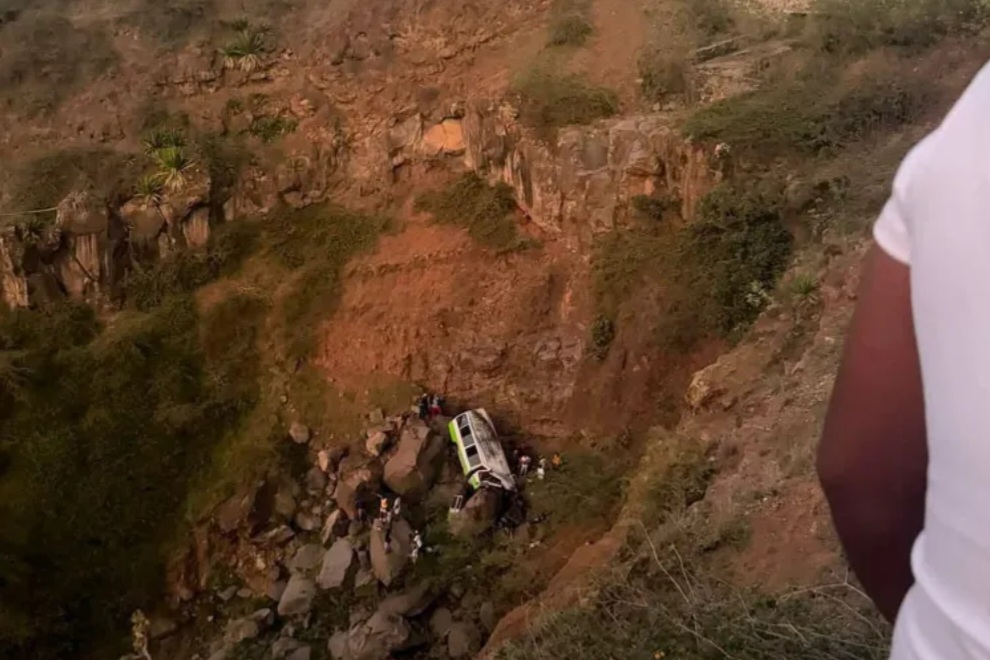 At Least 25 De@d, Multiple Injured After School Bus Plummeted Into Ravine During Field Trip
