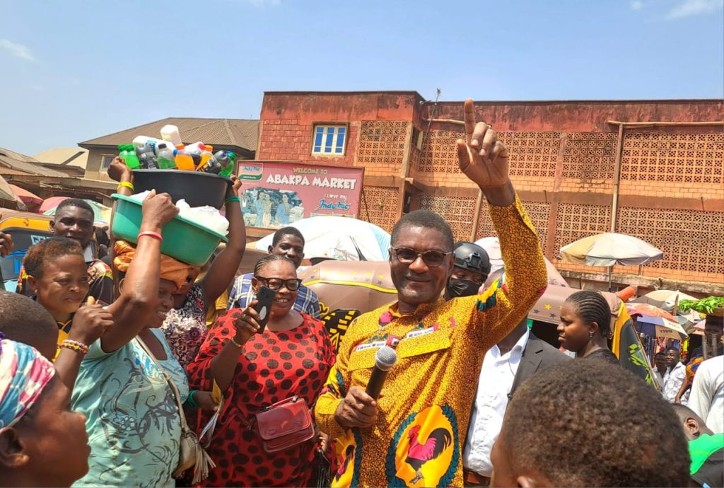 APGA's Frank Nweke Jr. Gets Full Support From Traders As He Takes Campaign To Abakpa Market (Photos) 