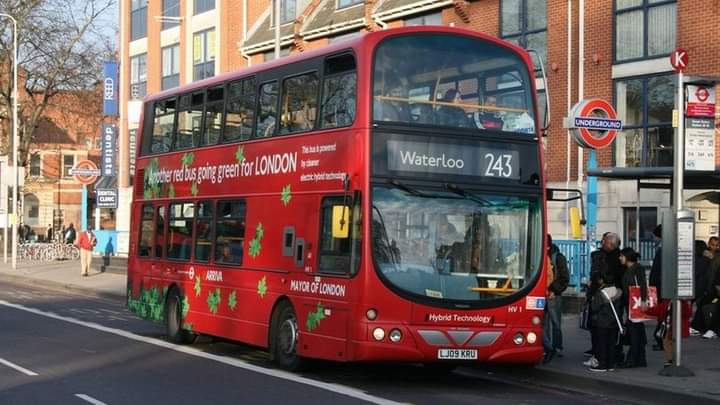 London Bus Driver Sacked For Leaving Passengers On Board To Go And Grab A Coffee