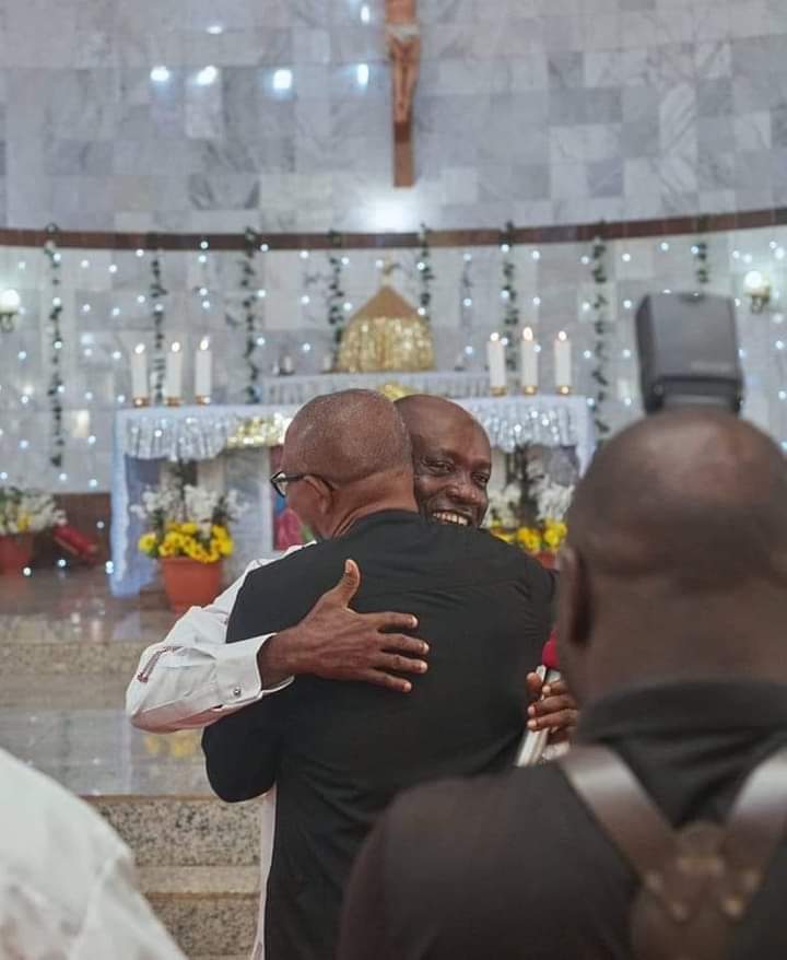 PHOTONEWS: Soludo Hugs Peter Obi In Aguleri