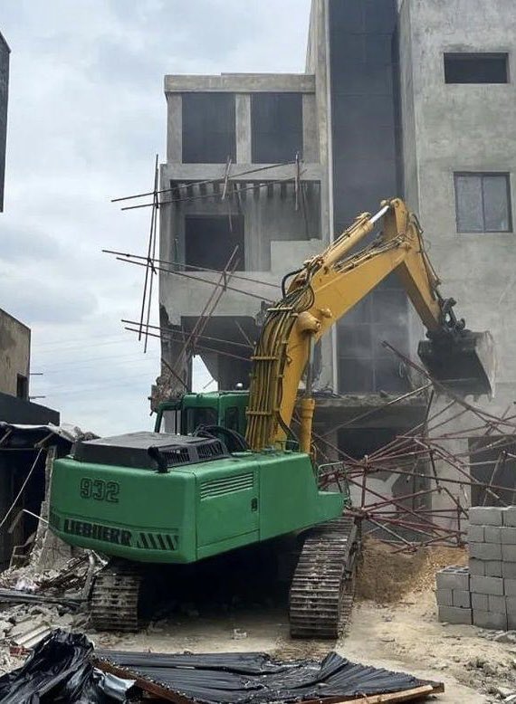 Banana Island: Lagos Govt Begins Demolition Of Illegal Buildings