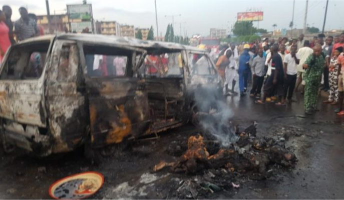 Three Persons K!lled As Fire Razes Commercial Bus