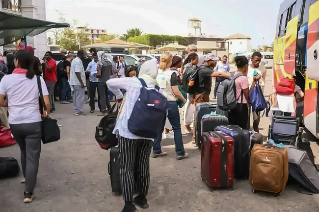 Group Drags FG Over ‘Fake’ Evacuation, Says Students Contributing Money To Pay T/Fare Out Of Sudan