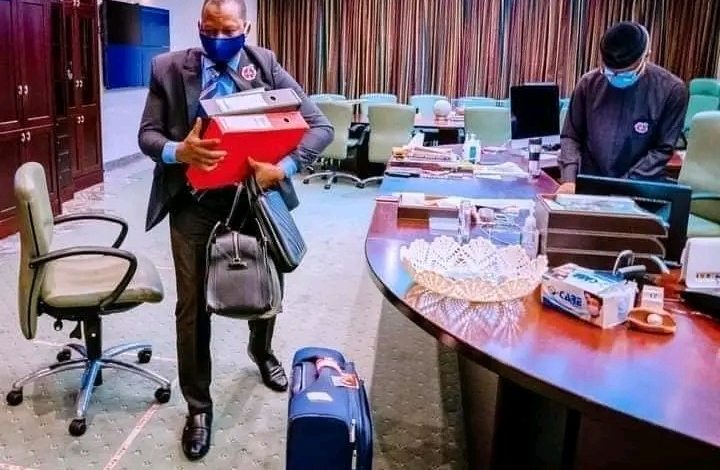 VP Osinbajo Packs His Belongings, Makes Way For The Incoming VP Ahead of May 29 Inauguration [PHOTOS]