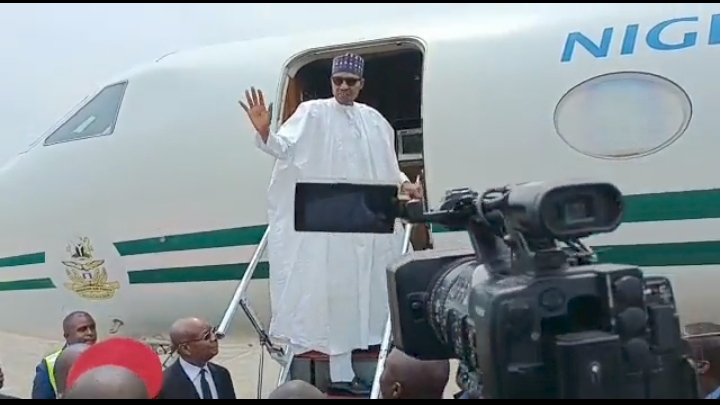 Former President Muhammadu Buhari, bids his well-wishers farewell as he boards the plane to Daura [Video]