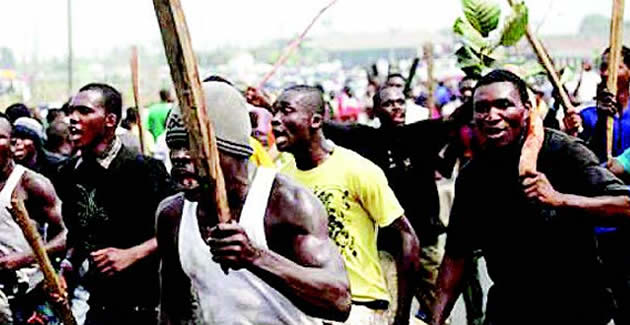 BREAKING: Angry Youths Shut Radio Nigeria, Amuludun FM in Ibadan