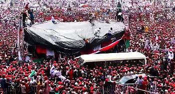 BREAKING : Drama As Inauguration Stage Collapses During Swearing-in [Video]