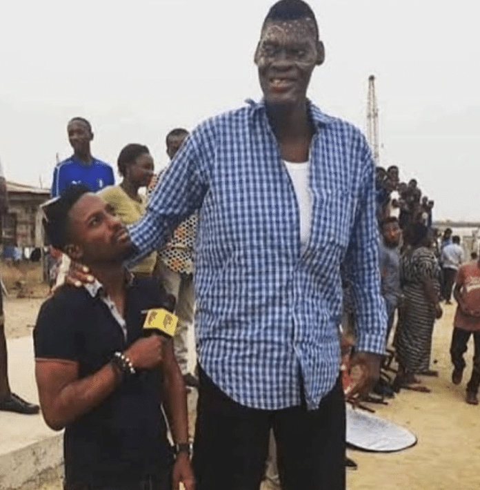 Nigerian Tallest Man, Afeez Agoro Is Dead