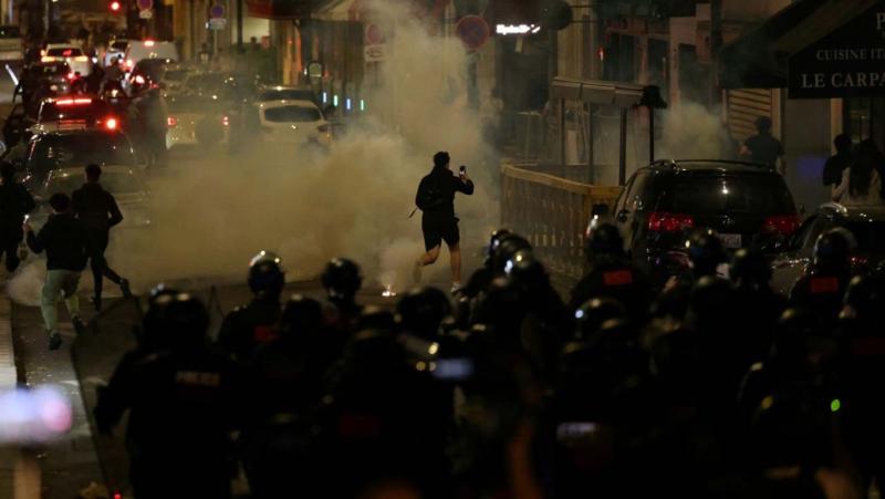 Hundreds more arrested in fifth night of French rioting