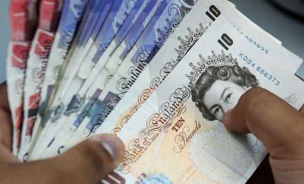 UK Pounds Sell Above N1,000/£1 in Black Market