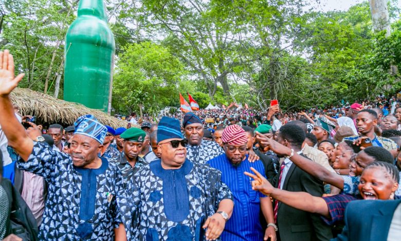 Adeleke Dances, Thrills Crowd at Osun Osogbo Festival [PHOTOS]