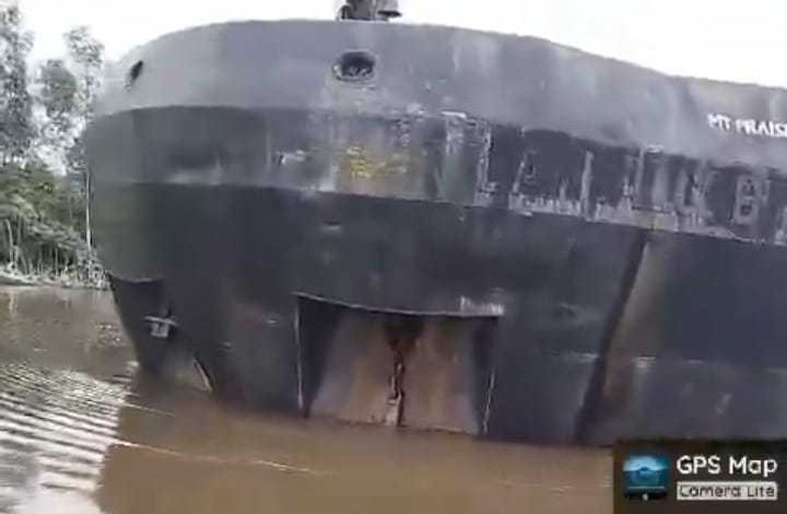 BREAKING: Tompolo’s Men Intercepts Vessel With Stolen Crude Oil [PHOTOS]
