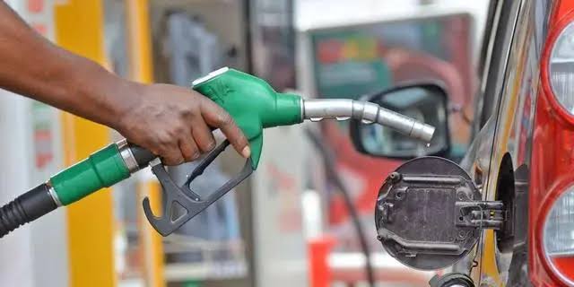 Nigerians Laments As Petrol Stations Now Sell N685 Per Litre In Northern States, N580 In Lagos