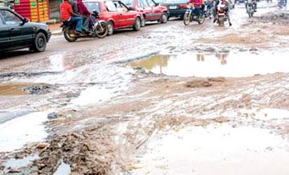 Bad Roads: FG Gives Contractors 14-day Ultimatum To Return To Site