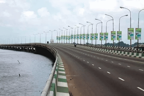 FG Reopens Third Mainland Bridge