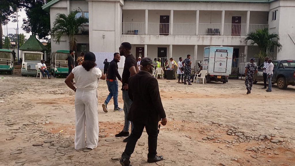 Chaos Erupts As Hoodlums Invade Polling Units In Bayelsa State, Hijack Election Materials