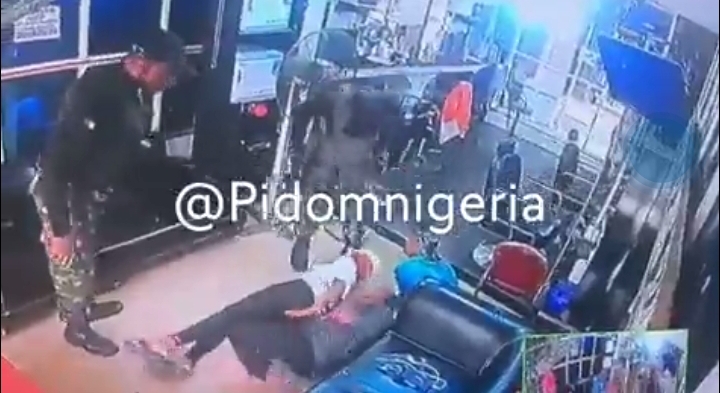 Moment Naval Ratings Assault Women In Salon, Steal Their Phones In Abia [VIDEO]