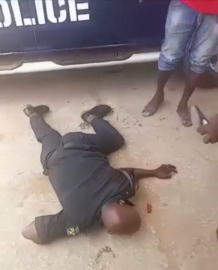 BREAKING: Unknown Gunmen kill Two Police Officers in Imo [PHOTOS]