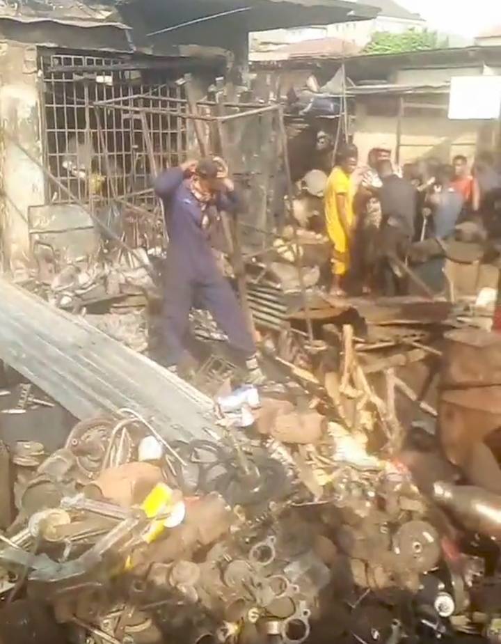 Enugu Fire Service Officer Slumps, Dies While Quenching Fire At Popular Market