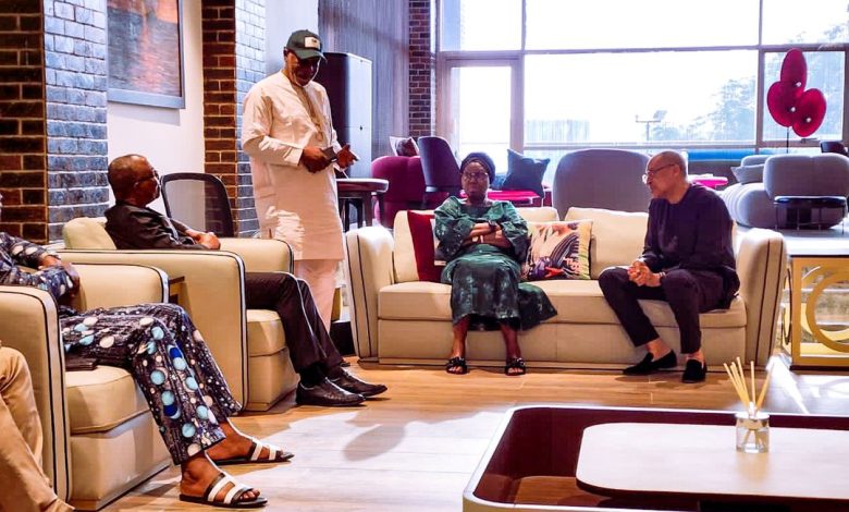 Peter Obi, Utomi Visits Akeredolu’s Family [PHOTOS]