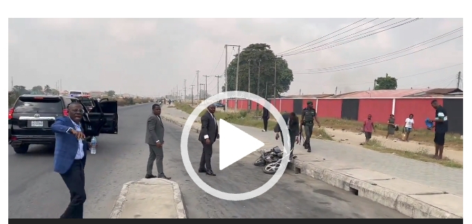 Moment Gov. Sanwo-Olu Angrily Arrests Soldier For Plying One-way On Lagos Road