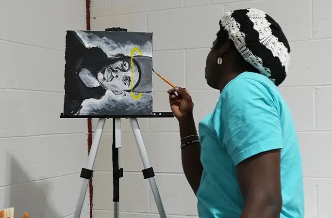 BREAKING: Nigerian Art Student Breaks Guinness World Record With 100-hour Painting Marathon