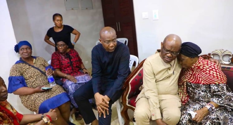 Helicopter Crash: Wike, Dangote, Others Visit Herbert Wigwe’s Family (Photos)