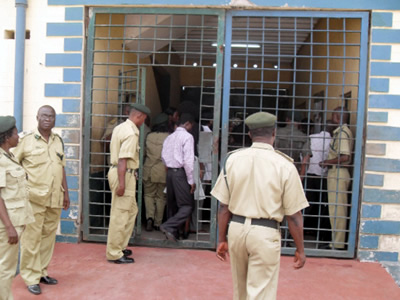 BREAKING: Tension In Ilorin Prison As Inmate Grabs Warder’s Rifle, Shoots One