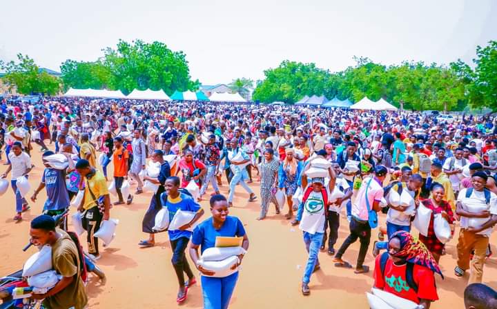 Gov Sule Distributes Palliatives To Students [PHOTOS]