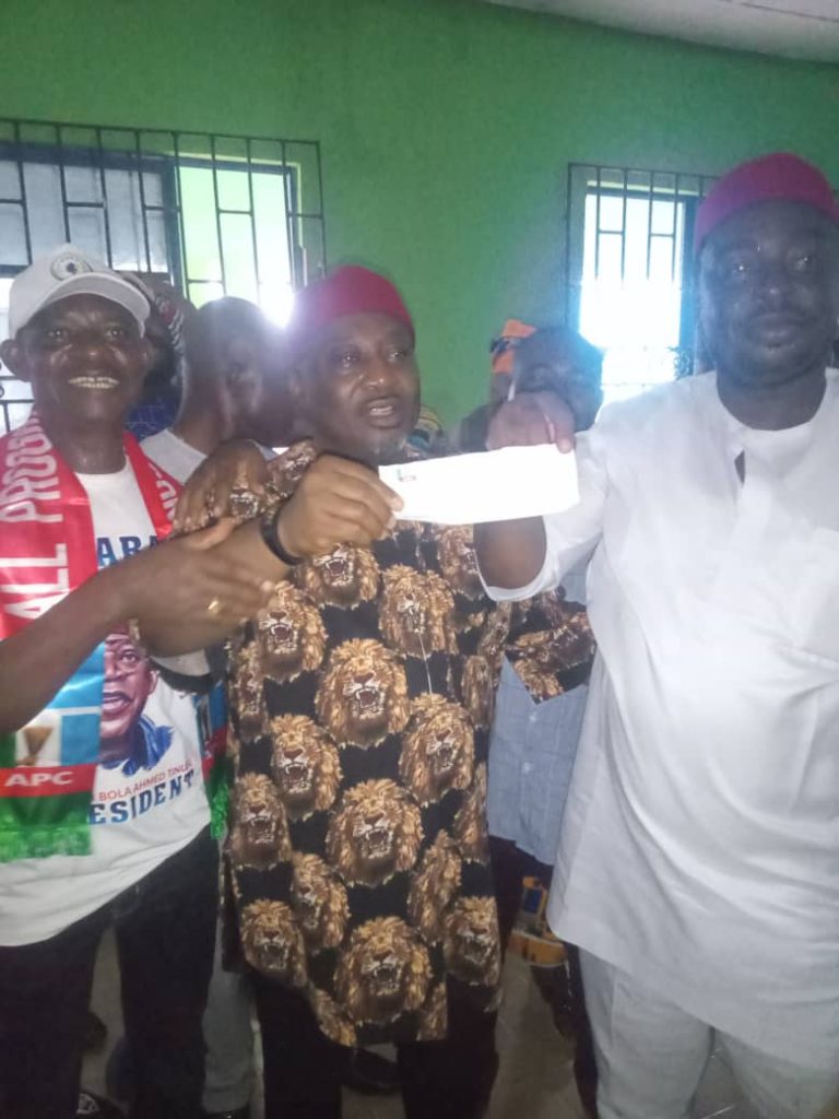 Abia: Former ADP Candidate, Okoh, Ward Executive Members Defect To APC [Photos]