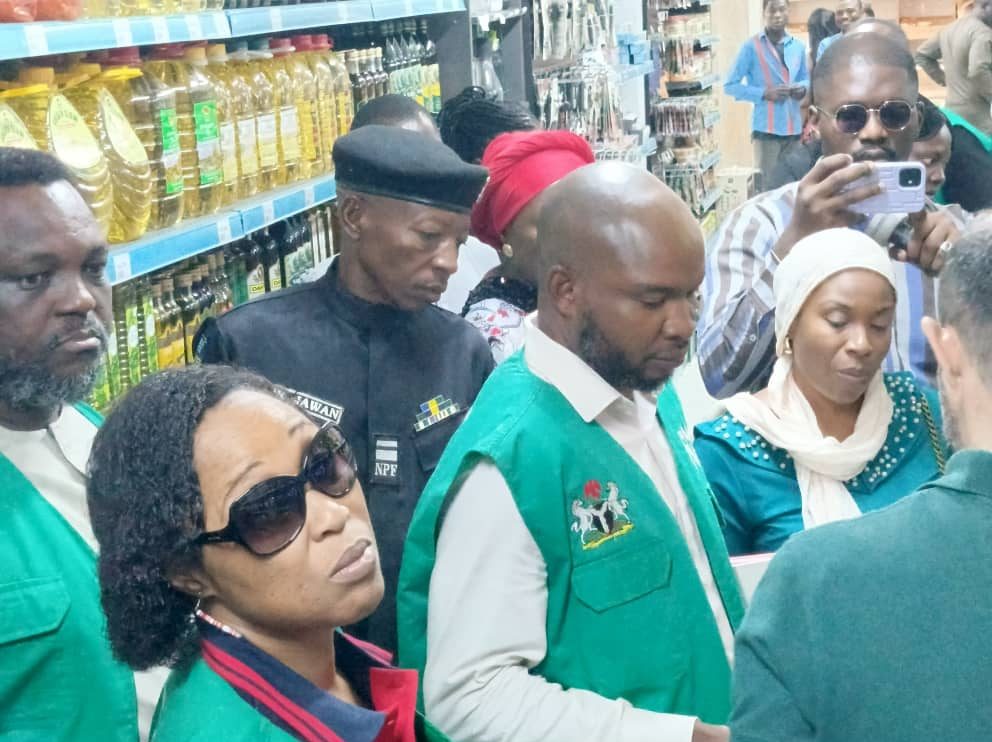 Food Prices: FG Raids Markets, Supermarkets In Abuja, Reveals States It Plans On Visiting