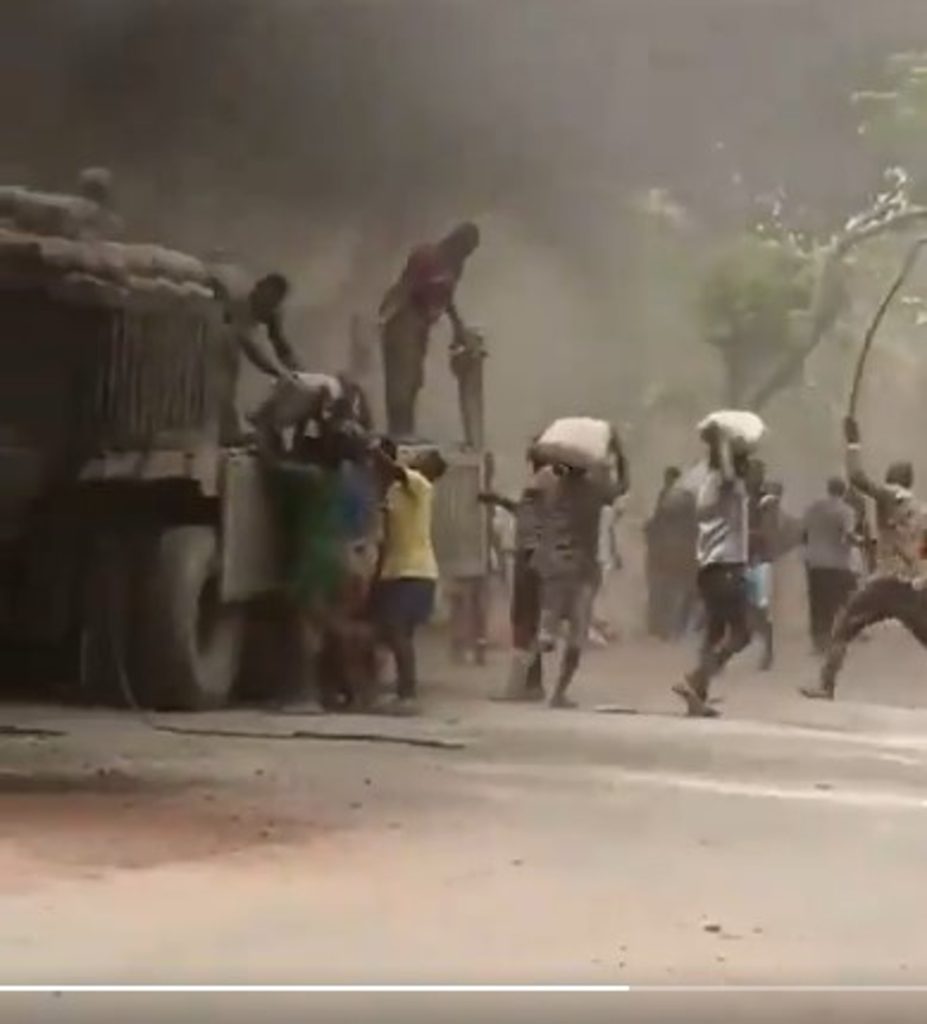 Benue Youths Loot Cement Truck Engulfed By Fire [Photo]