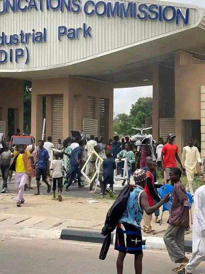 #Endbadgovernance: Kano Court Remands 632 Protesters Over Vandalism Charges