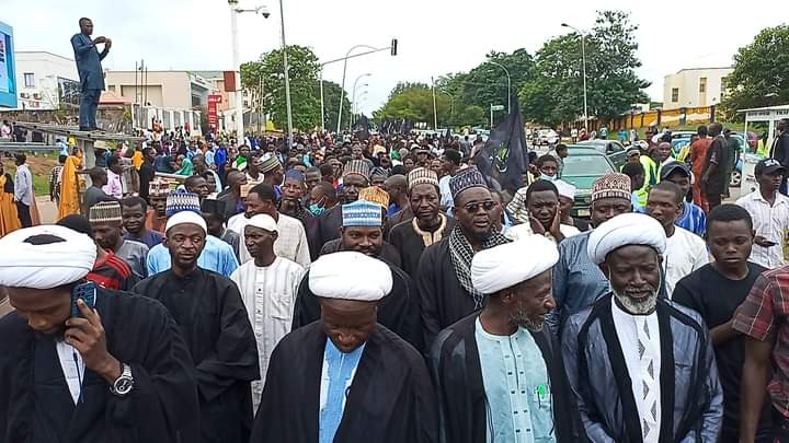 JUST-IN: Police Officers, Trader Killed As Shiites Protest In Abuja