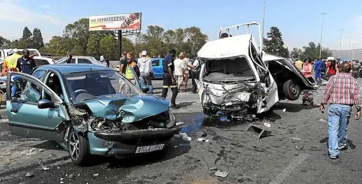 21 Passengers Die As Trailer Hits Hummer Bus On Abuja-Kaduna Expressway