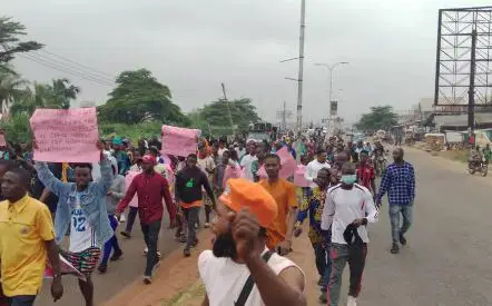 Heavy Protests Rock Osun, As Youths Demand Subsidy Reversal