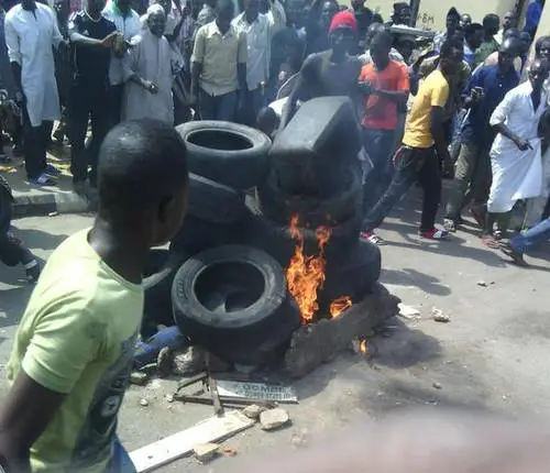 Tension In Ogun As Angry Youths Lynch Motorcycle Thieves 