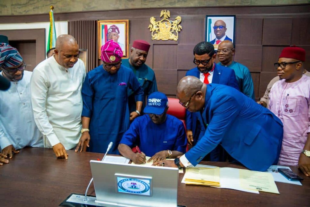 breaking:%20Okpebholo%20Approves%2013-Month%20Salary%20for%20Edo%20Workers,%20Offers%20Automatic%20Employment%20to%20First-Class%20Graduates
