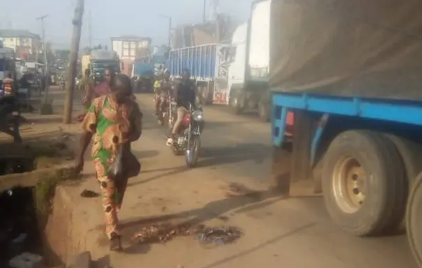 Tragedy In Ogbomoso As Trailer Crushes Mother, Two Daughters To Death [PHOTO]