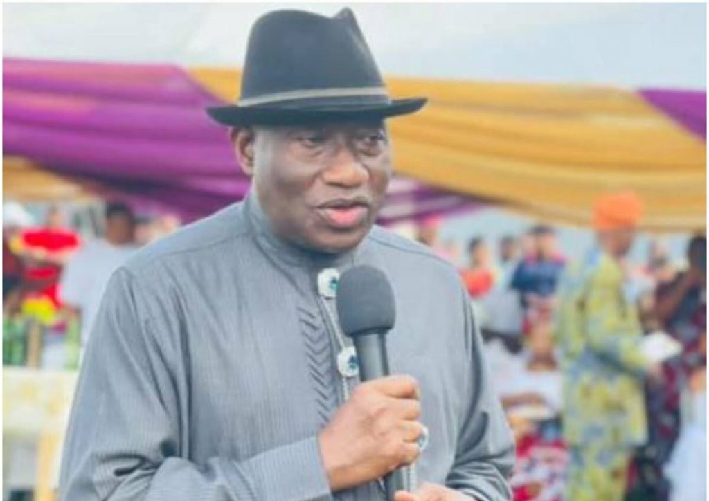 Jonathan Arrives in Accra for Ghana's December 7 Election