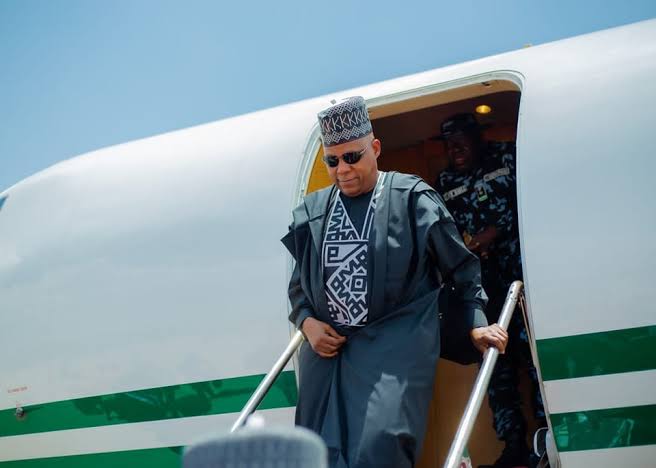 VP Shettima Storms Kano Amid Police Barricade of Emir Sanusi’s Palace