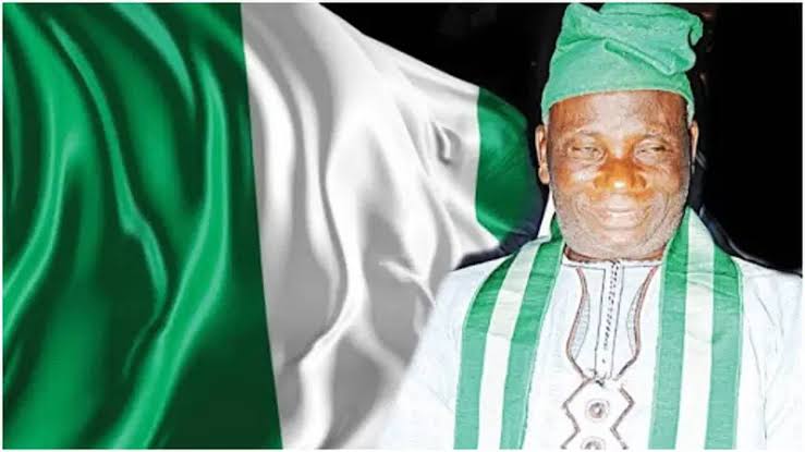 FG Donates ₦30 Million To Family Of Late Nigerian Flag Designer, Taiwo Akinkunmi