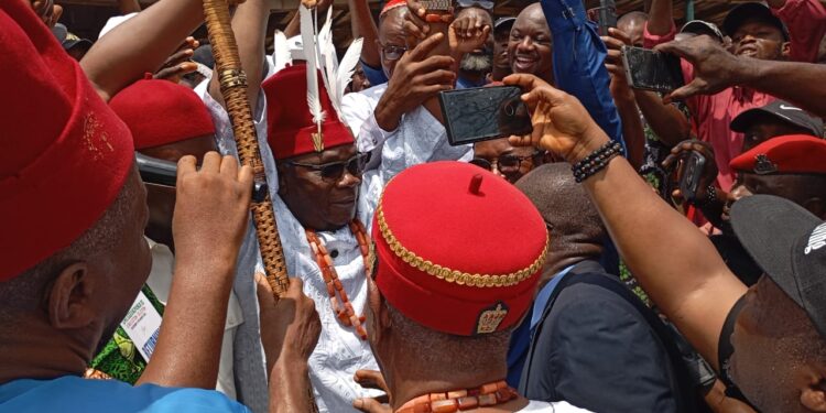 Engr. Augustine Chinedu Emelobe Emerges as EzeOkpoko II of Oba After Seven Years of Dispute