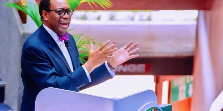 Nigerians Now Earning Less Than in 1960 - AfDB Boss Adesina