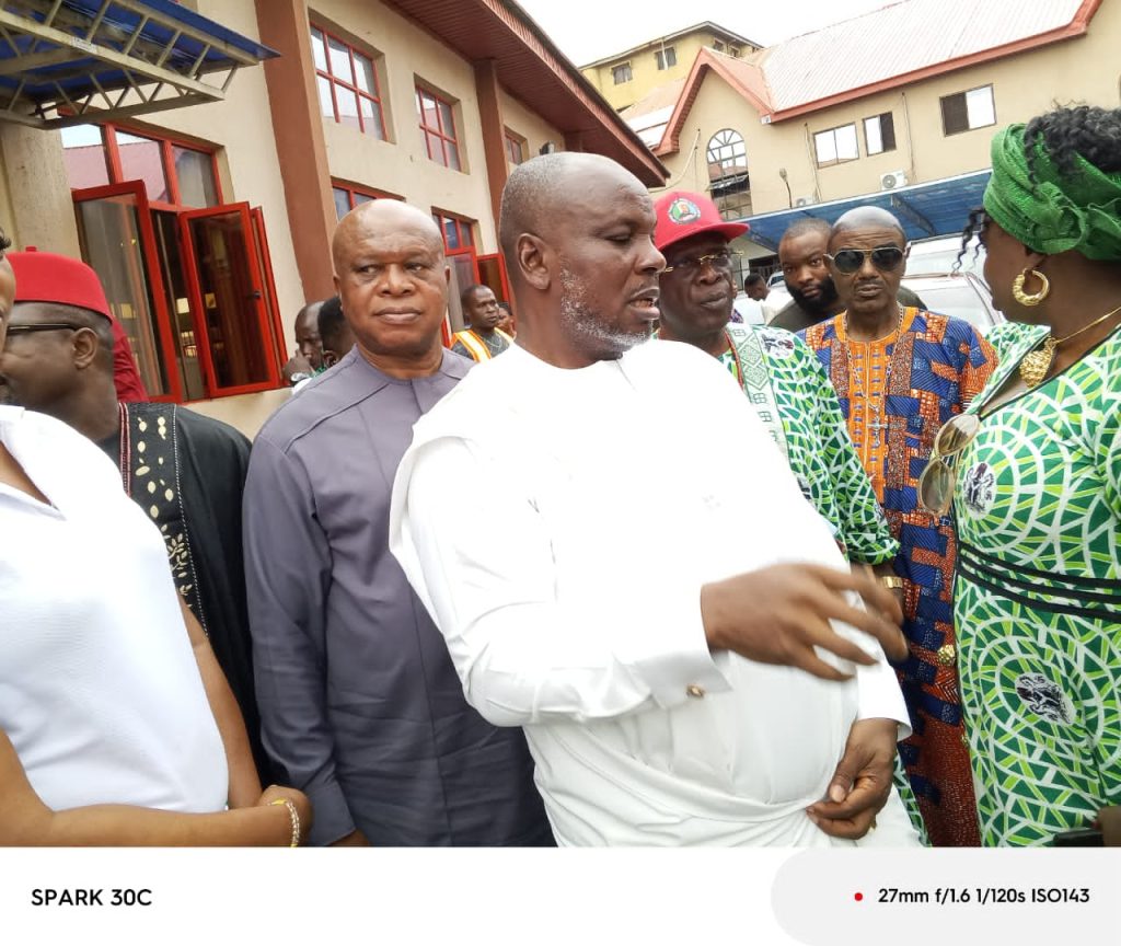 Okwuosa, APC Leaders Storm Onitsha for Ukachukwu’s Thanksgiving Service [Photos]
