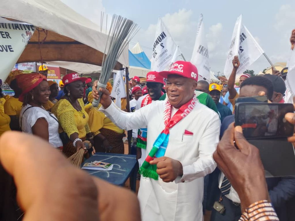 Hon Sir Azuka Okwuosa (Chinyelugo) Is Coming: Arise, Let's Build Our Communities And Transform Our District 