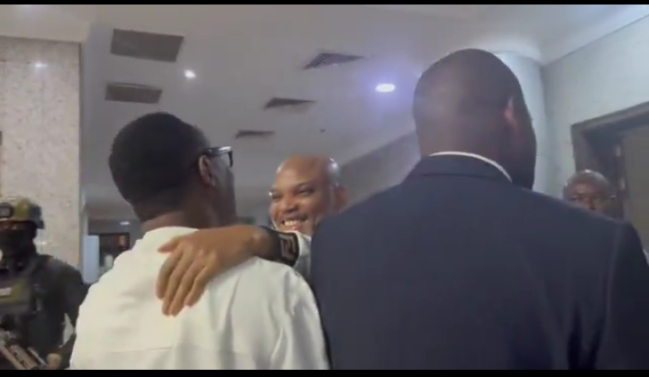 “Be Strong” — Nnamdi Kanu Tells Sowore Before His Arrest [VIDEO]