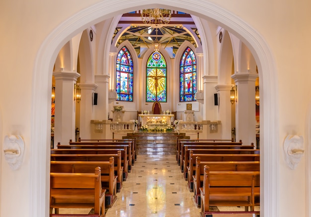 Knife attacker st@bs woman 'at the altar' during mass in church