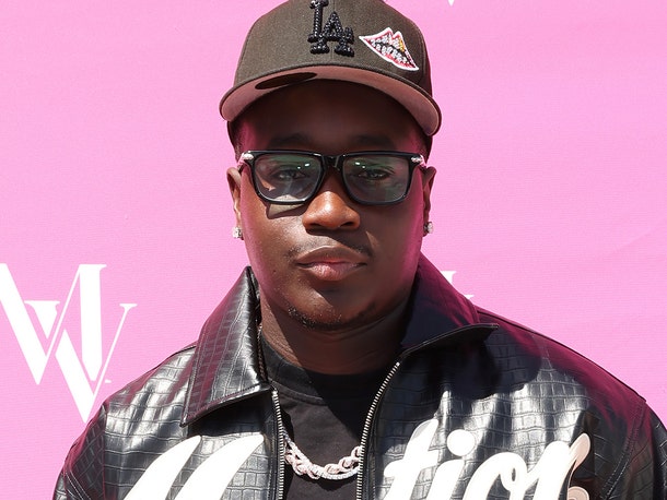 Man Accused Of Scamming NFL Players Found De@d In Pool